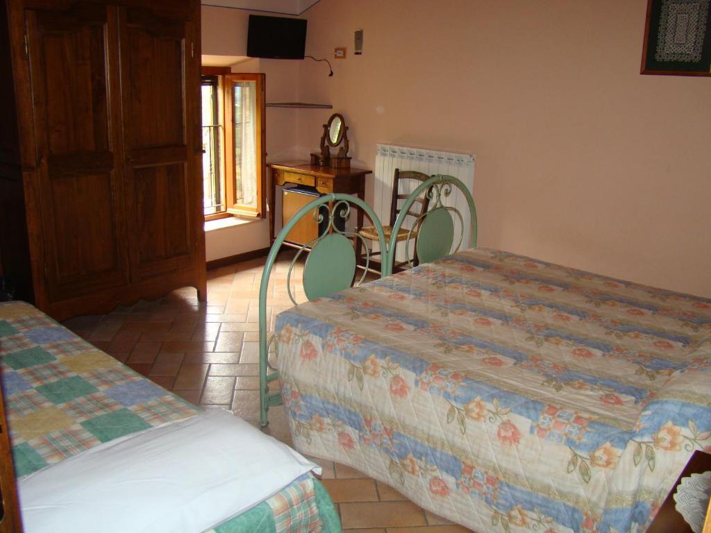 Agriturismo Vecchio Gelso Ortezzano Habitación foto
